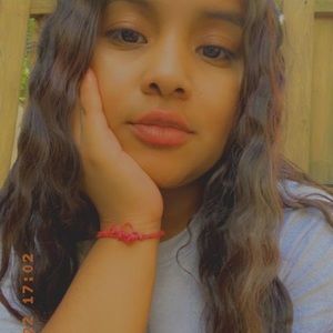 Meet your Posher, Evelin